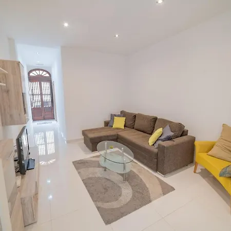 Seashells 1 Min To Seafront & Sliema