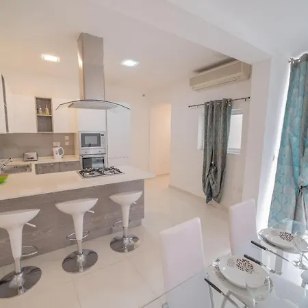 Apartmán Seashells 1 Min To Seafront & Sliema *